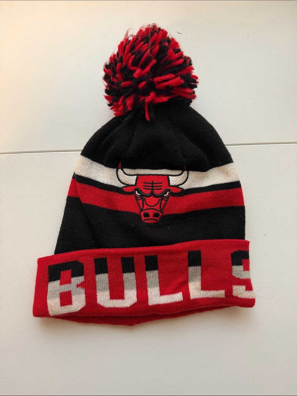 Mitchell & Ness Chicago Bulls Red, Black & White Pom Beanie for Kids